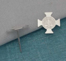 AR8596