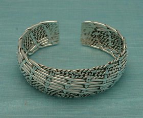 BR0572 BR0572